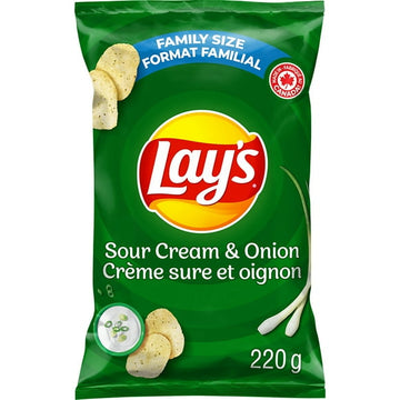 Lay's Sour Cream & Onion flavoured potato chips, 220 g.